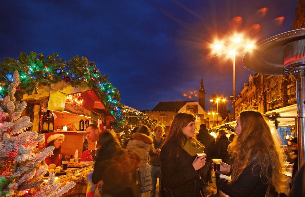 haarlem-evenementen-kerstmarkt-grote-markt-gluhwein - Werkdag BV